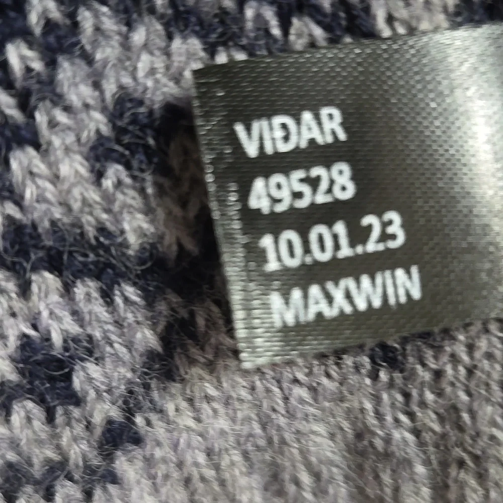Icewear Vidar Warm Wool Scarf Iceland Fair Isle‎ Gray Navy Reversible Maxwin